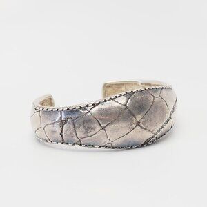 Vintage lizard skin motif sterling silver cuff bracelet by Ecclissi